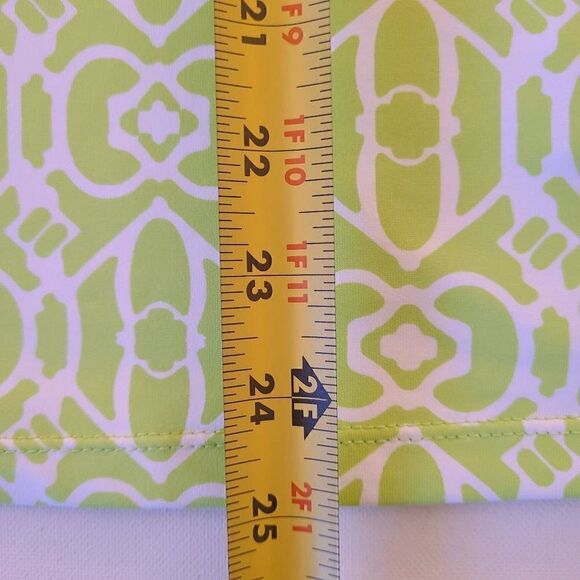 Sunsets and Sweet Tea UPF Green White Print Sleeveless Ruffle Collar Top Medium - Picture 6 of 10